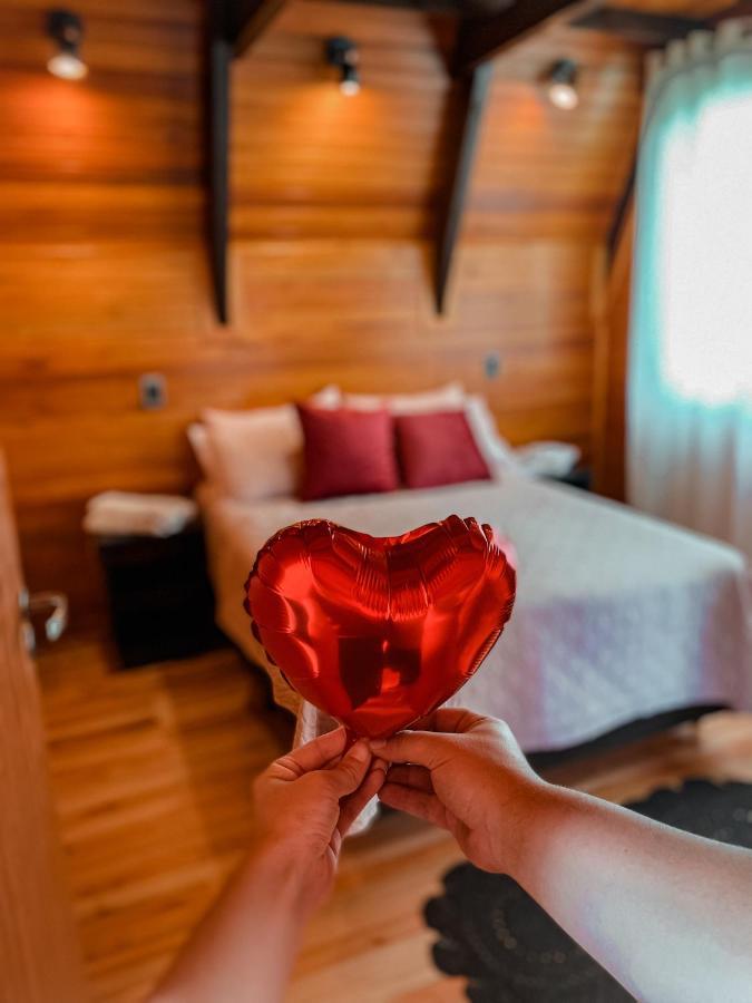 Chale Romantico Com Banheira De Hidromassagem E Lareira Бон-Ретиру Экстерьер фото