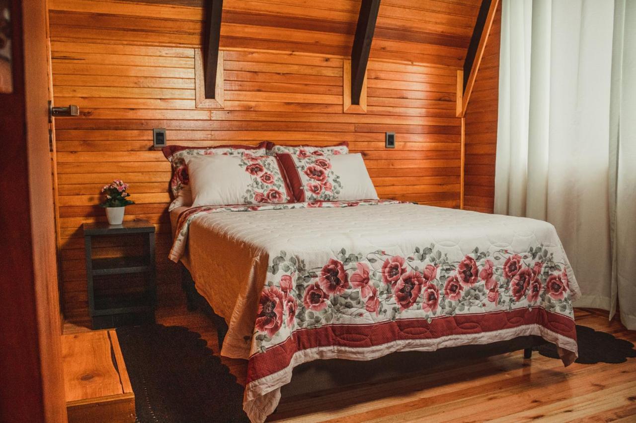 Chale Romantico Com Banheira De Hidromassagem E Lareira Бон-Ретиру Экстерьер фото